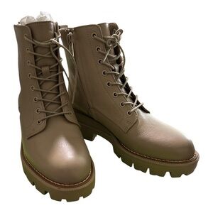 Tan Combat Moto Boots with Lace-Up Design and Durable Sole